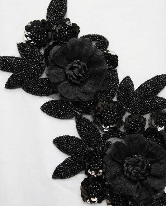 T-shirt blanc avec Fleurs et strass noir