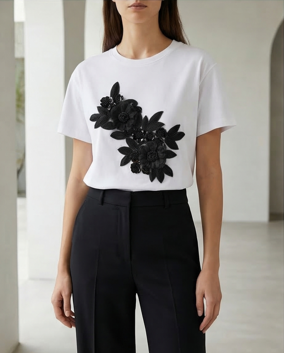 T-shirt blanc avec Fleurs et strass noir