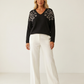 Pull col V avec strass